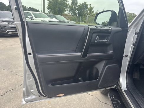 Used 2024 Toyota 4Runner TRD Off-Road image 11