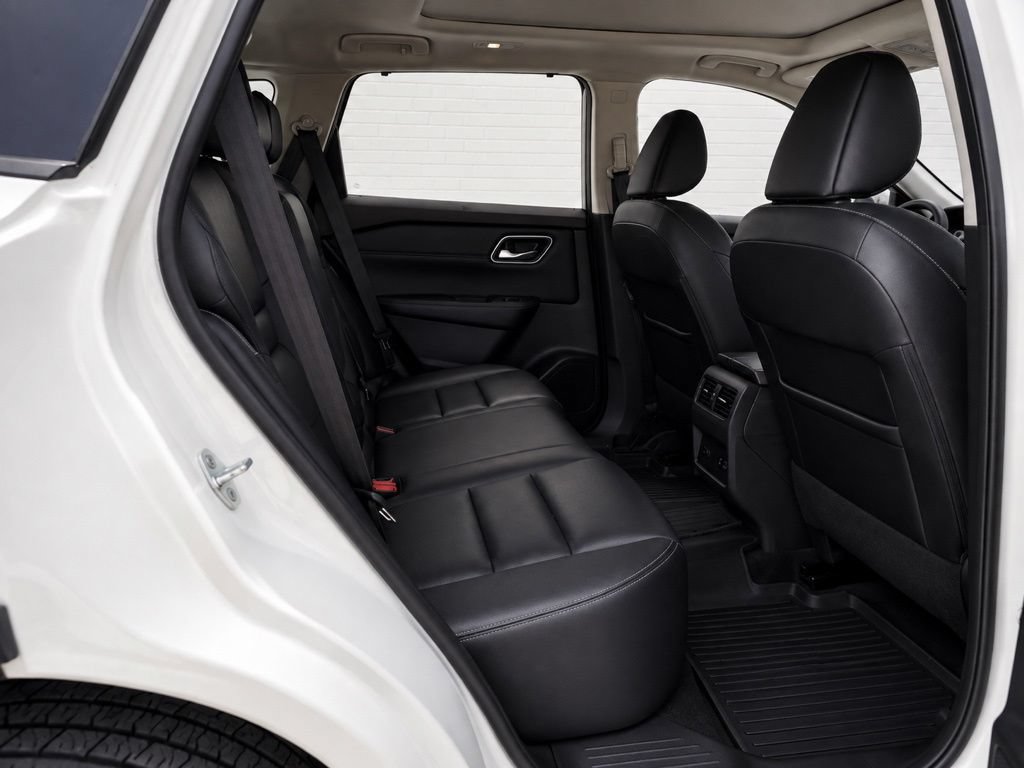 Used 2021 Nissan Rogue SL w/ Premium Package FWD image 9