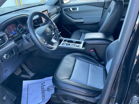 Certified 2023 Ford Explorer XLT w/ Equipment Group 202A image 9