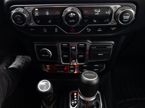 Used 2020 Jeep Gladiator Rubicon image 18