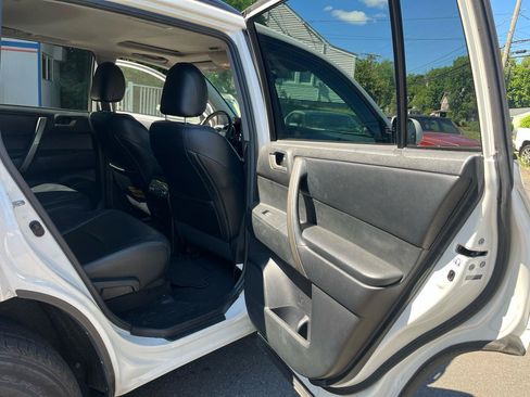 Used 2013 Toyota Highlander SE AWD/4WD image 20