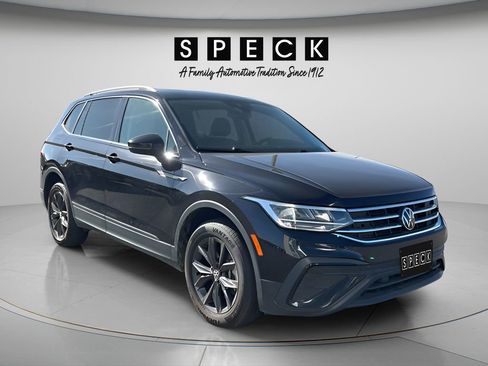 Used 2024 Volkswagen Tiguan SE AWD/4WD image 16