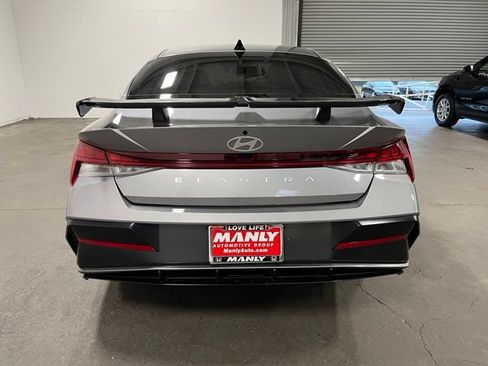 Used 2025 Hyundai Elantra SEL FWD image 4