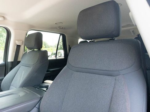 Used 2025 Ford Expedition Active RWD image 22