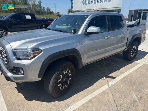 Used 2023 Toyota Tacoma TRD Off-Road w/ Technology Package image 2