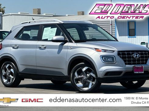 Used 2025 Hyundai Venue SEL FWD image 1
