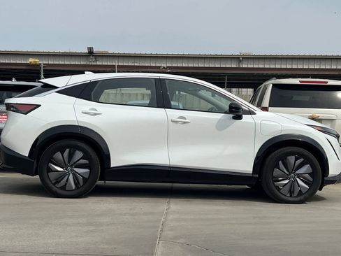 Used 2024 Nissan Ariya FWD image 9