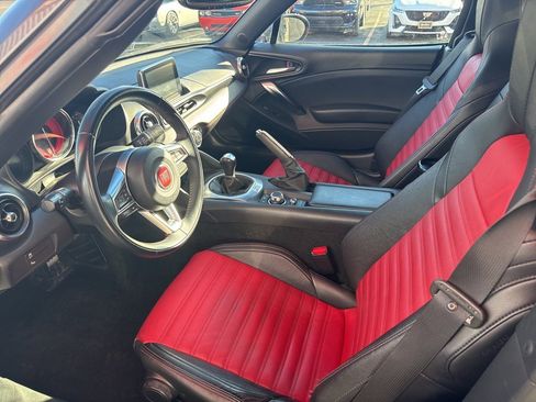 Used 2018 FIAT 124 Spider Abarth w/ Convenience Group image 22