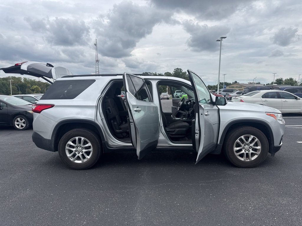 Used 2019 Chevrolet Traverse LT FWD image 18