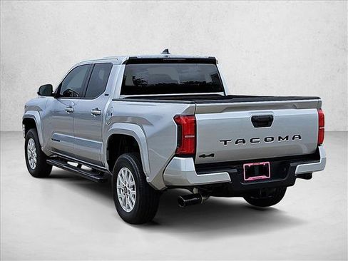 Used 2025 Toyota Tacoma SR5 AWD/4WD image 8