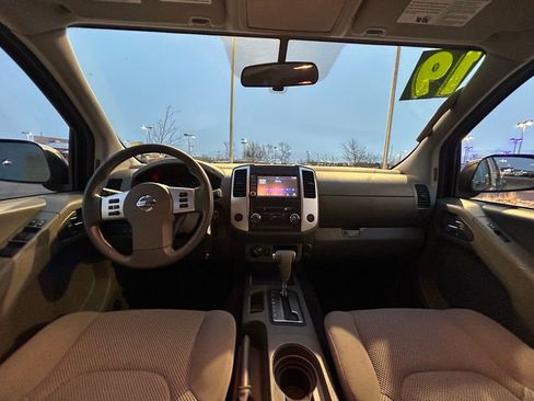 Used 2019 Nissan Frontier SV image 10