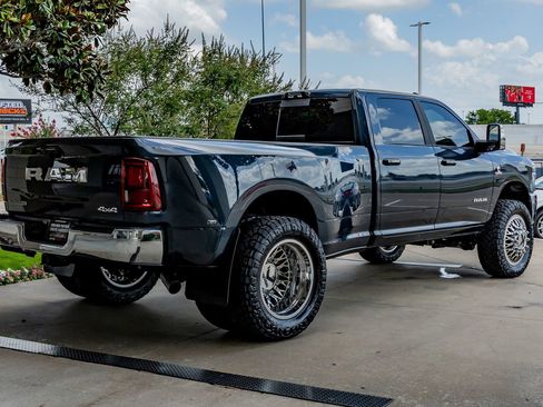 Used 2025 RAM 3500 Laramie AWD/4WD image 10