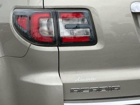 Used 2015 GMC Acadia SLE FWD image 27