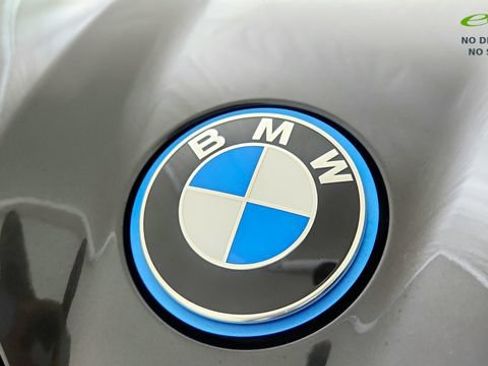 Used 2024 BMW iX xDrive50 w/ Sport Package AWD/4WD image 31