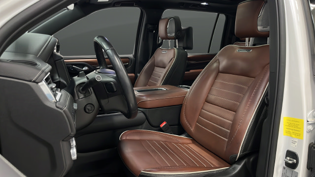 Used 2024 GMC Yukon XL Denali Ultimate AWD/4WD image 9