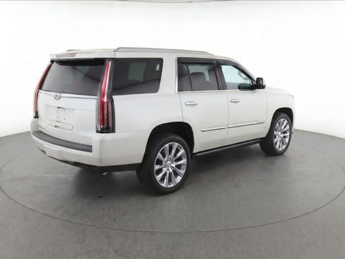 Used 2020 Cadillac Escalade Premium Luxury AWD/4WD image 4