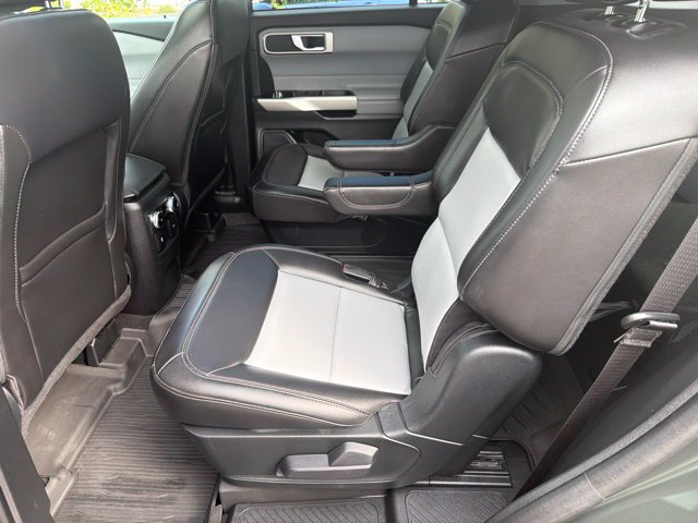 Used 2024 Ford Explorer XLT w/ Equipment Group 202A AWD/4WD image 27