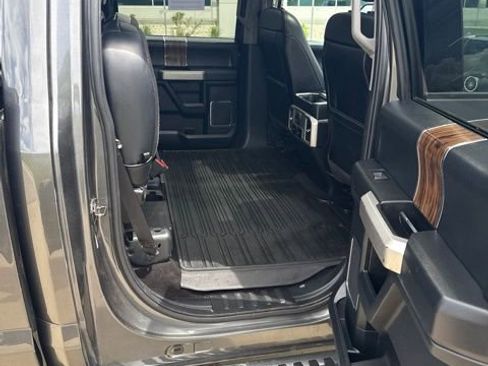 Used 2019 Ford F150 Lariat w/ Equipment Group 502A Luxury AWD/4WD image 8
