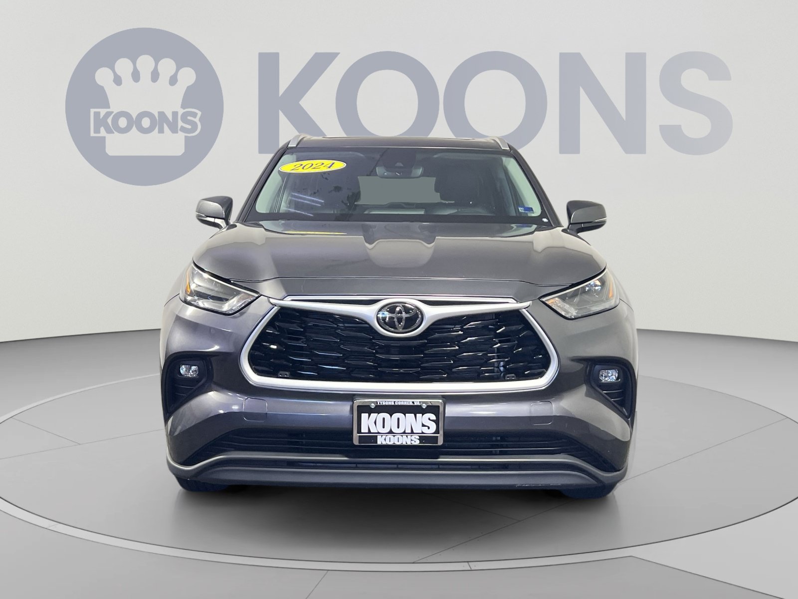 Used 2024 Toyota Highlander XLE AWD/4WD image 11