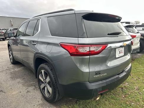 Used 2020 Chevrolet Traverse LT w/ LT Premium Package FWD image 16