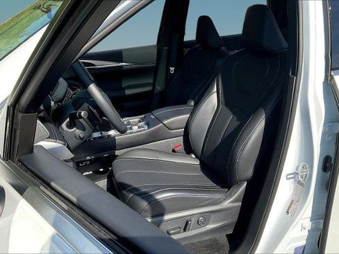 Certified 2026 INFINITI QX60 Luxe w/ Cargo Package AWD/4WD image 20