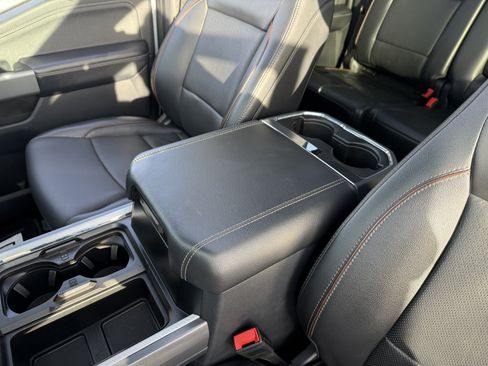 Used 2024 Ford F250 Lariat w/ Black Appearance Package image 32