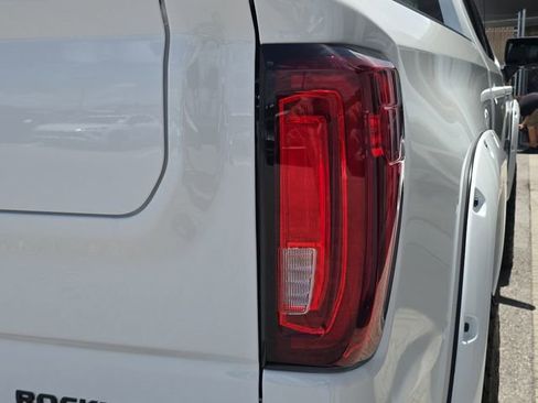 New 2026 GMC Sierra 1500 AT4 w/ AT4 Premium Package AWD/4WD image 8