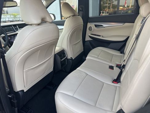 Used 2022 INFINITI QX50 Essential image 11