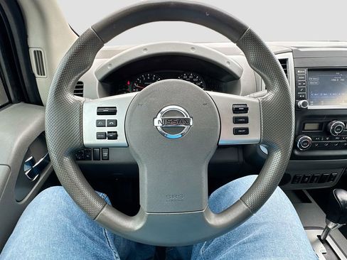 Used 2021 Nissan Frontier SV w/ Midnight Edition Floor Mats image 14