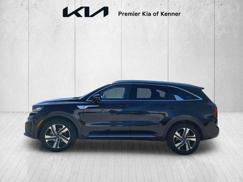 Used 2022 Kia Sorento EX w/ Panoramic Sunroof Package AWD/4WD image 2