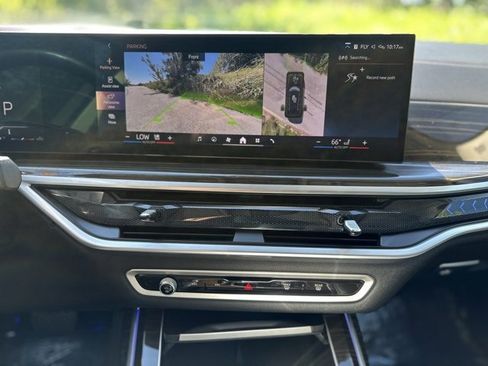 Used 2024 BMW X7 xDrive40i image 31