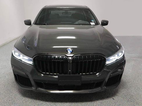 Used 2020 BMW 750i xDrive w/ Executive Package AWD/4WD image 2