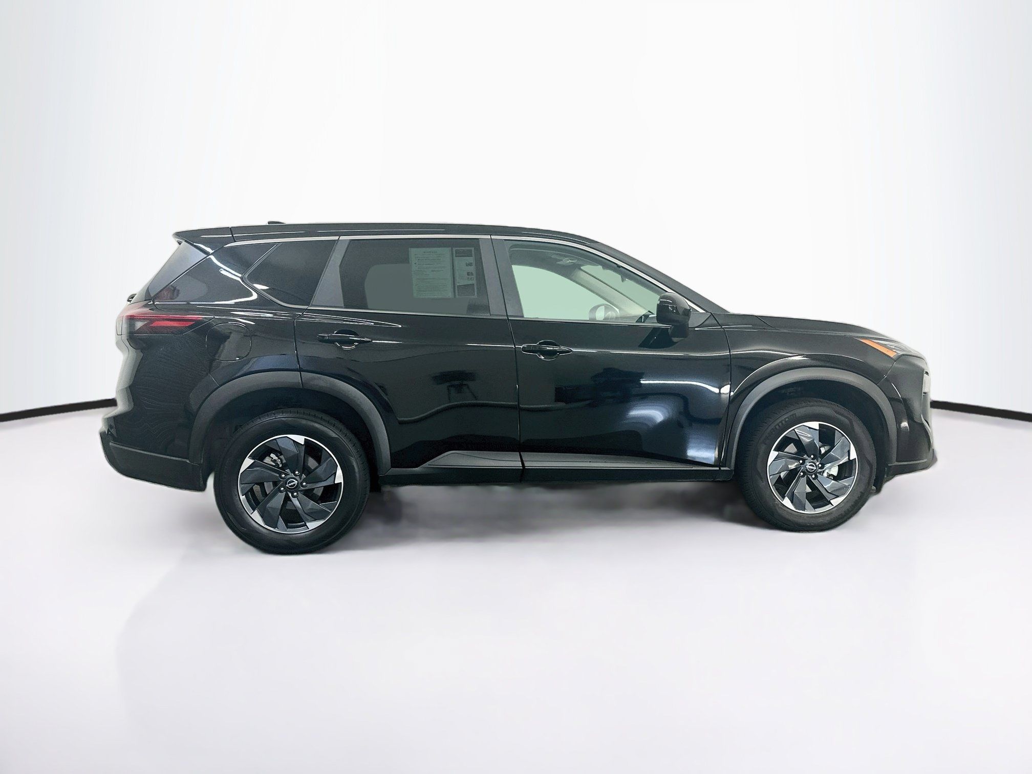 Used 2025 Nissan Rogue SV AWD/4WD image 10