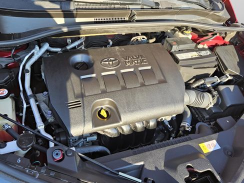 Used 2019 Toyota C-HR LE image 31