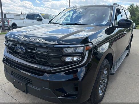 Used 2025 Ford Expedition Max Active AWD/4WD image 2