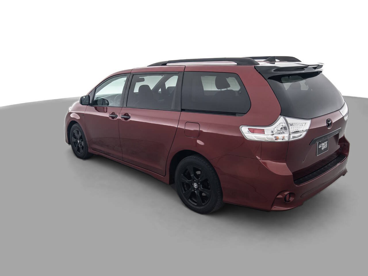 Used 2020 Toyota Sienna SE w/ Nightshade Edition AWD/4WD image 7