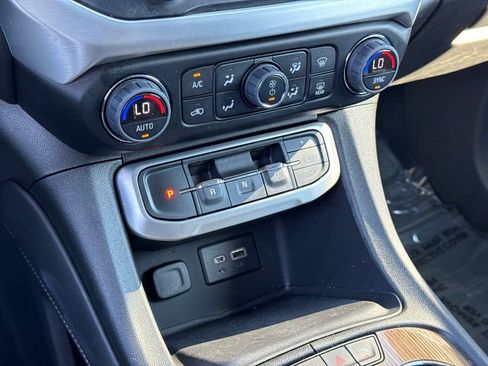 Used 2023 GMC Acadia SLE w/ Driver Convenience Package image 36