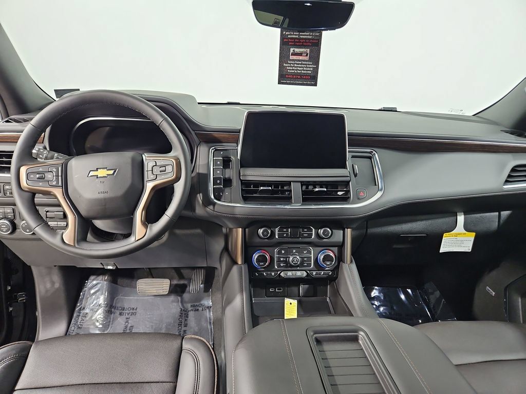 Used 2024 Chevrolet Tahoe High Country AWD/4WD image 13