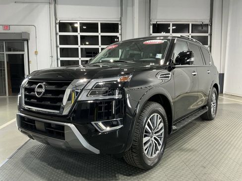 Used 2024 Nissan Armada SL w/ Captain's Chairs Package image 2