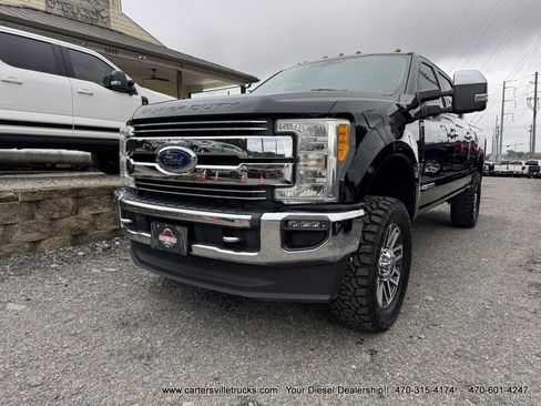 Used 2017 Ford F250 XLT w/ XLT Premium Package AWD/4WD image 3
