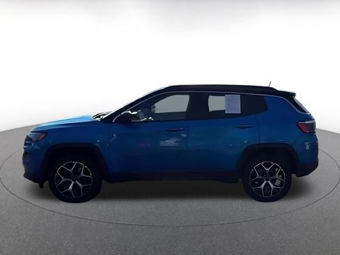 Used 2025 Jeep Compass Limited AWD/4WD image 12