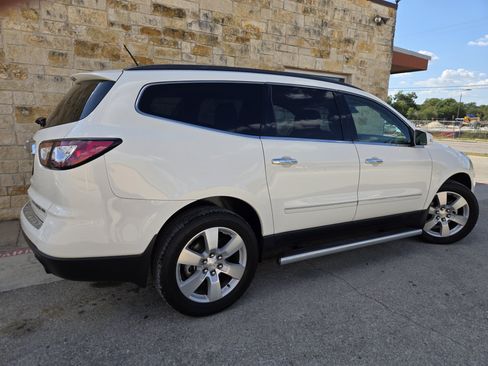 Used 2015 Chevrolet Traverse LTZ FWD image 22