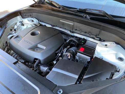 Used 2019 Volvo XC90 T5 Momentum AWD/4WD image 9
