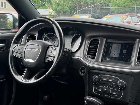 Used 2022 Dodge Charger SXT RWD image 3