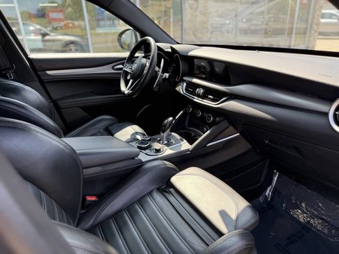 Used 2019 Alfa Romeo Stelvio Ti Sport w/ Quick Order Package 22S Sport AWD/4WD image 16