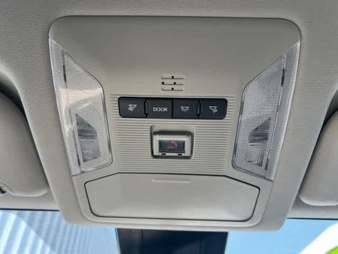Used 2022 Toyota RAV4 LE FWD image 31