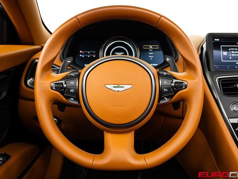Used 2019 Aston Martin DB11 Volante RWD image 29