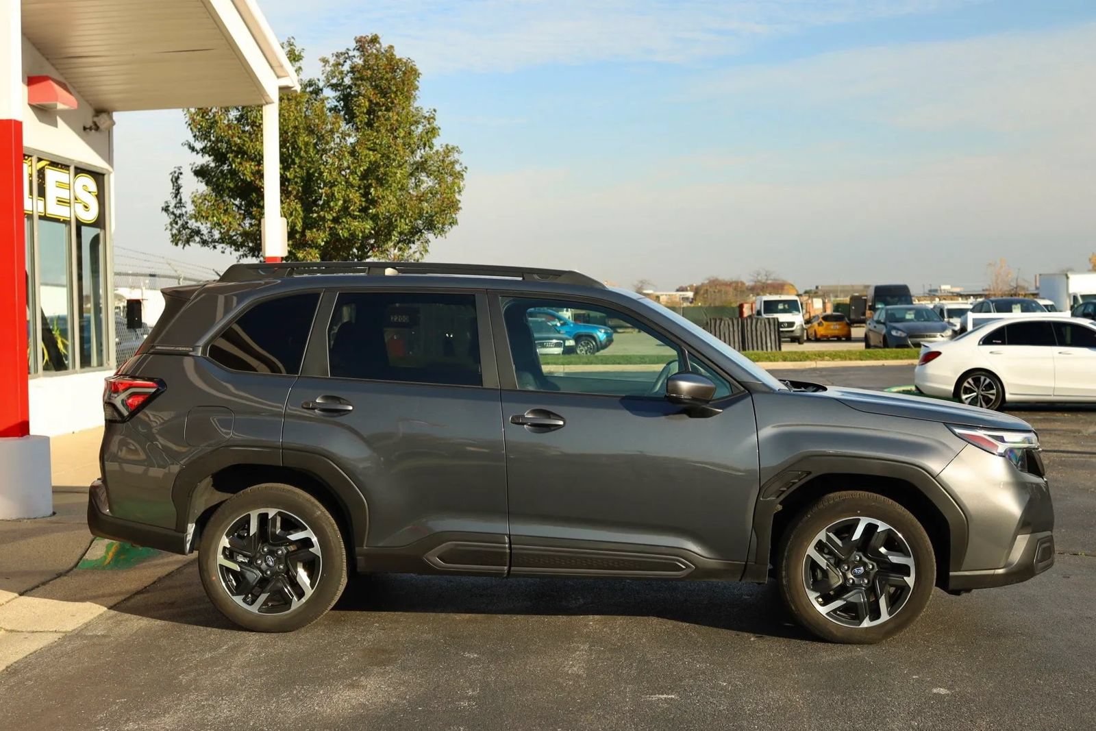 Used 2025 Subaru Forester Limited w/ Popular Package #2 AWD/4WD image 4