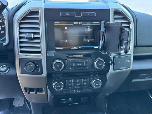Used 2015 Ford F150 Lariat w/ Equipment Group 501A Mid AWD/4WD image 27