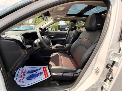 New 2026 Nissan Kicks SR w/ SR Premium Package AWD/4WD image 12